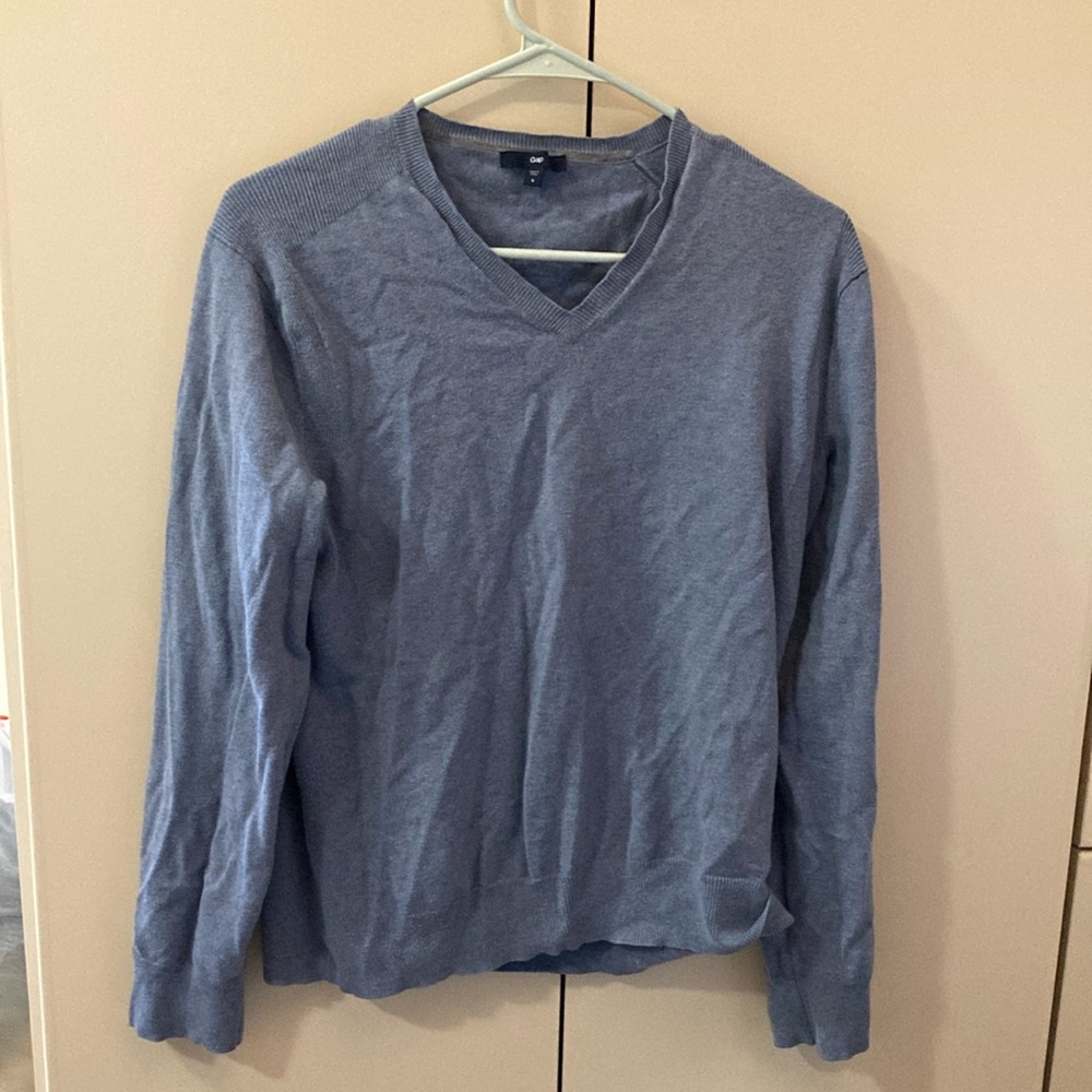 Gap V-Neck Sweater - Men- Small